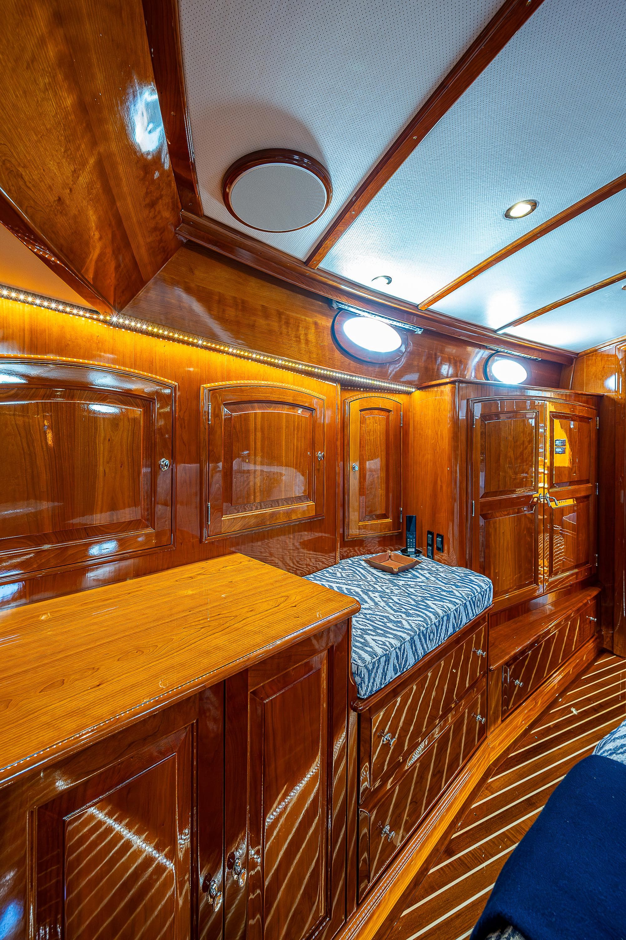 2018 Hinckley Talaria 55 MKII - 54