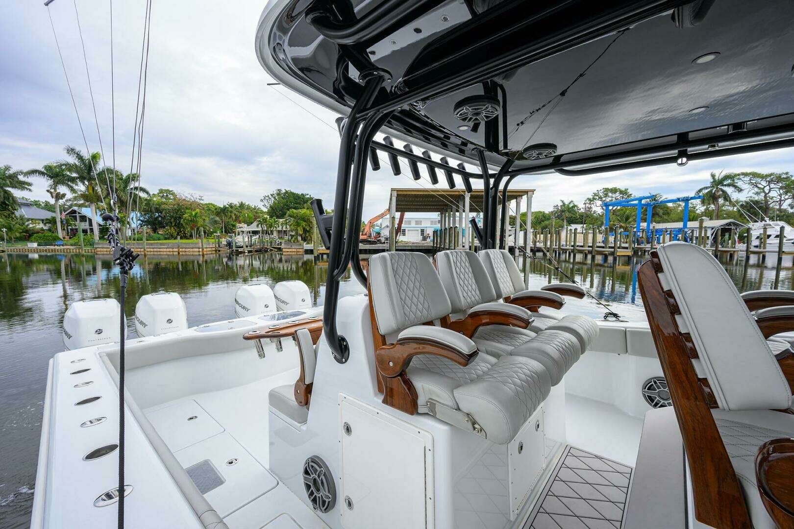 2023 Freeman 42 LR Center Console - Image 15