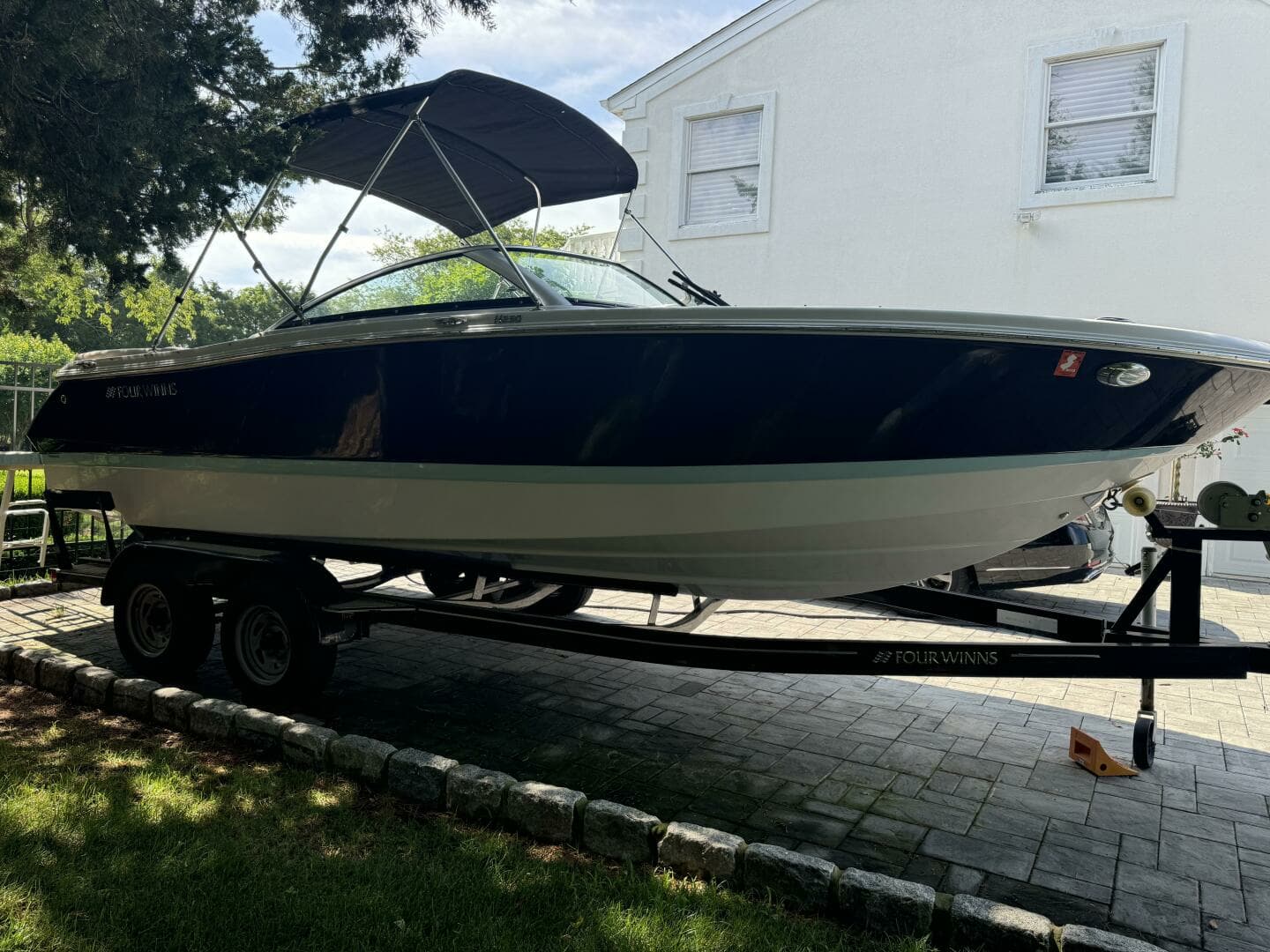 2019 Four Winns H230 - Image 2