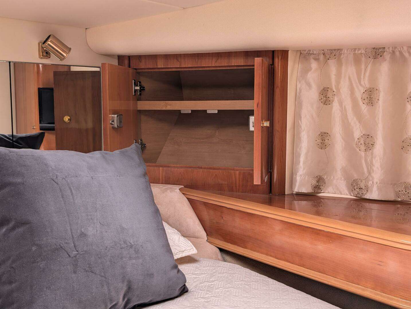 1998 Viking Princess Sport Cruiser - Image 49
