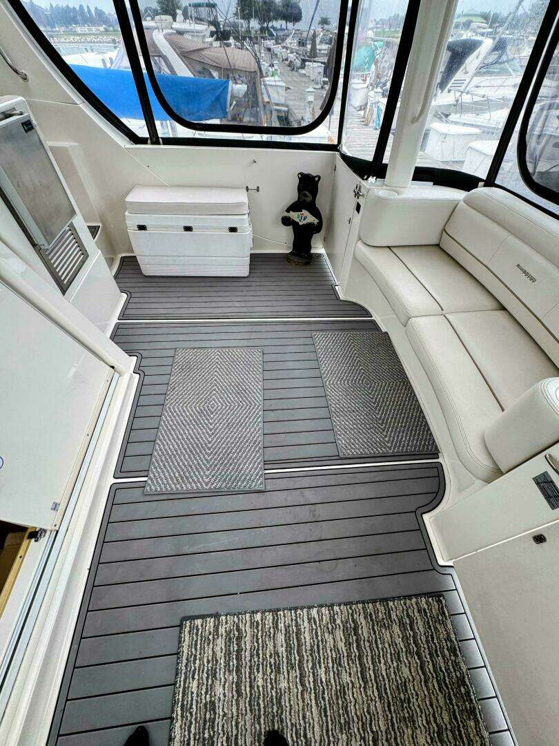 2005 Silverton 35 Motor Yacht - Image 20