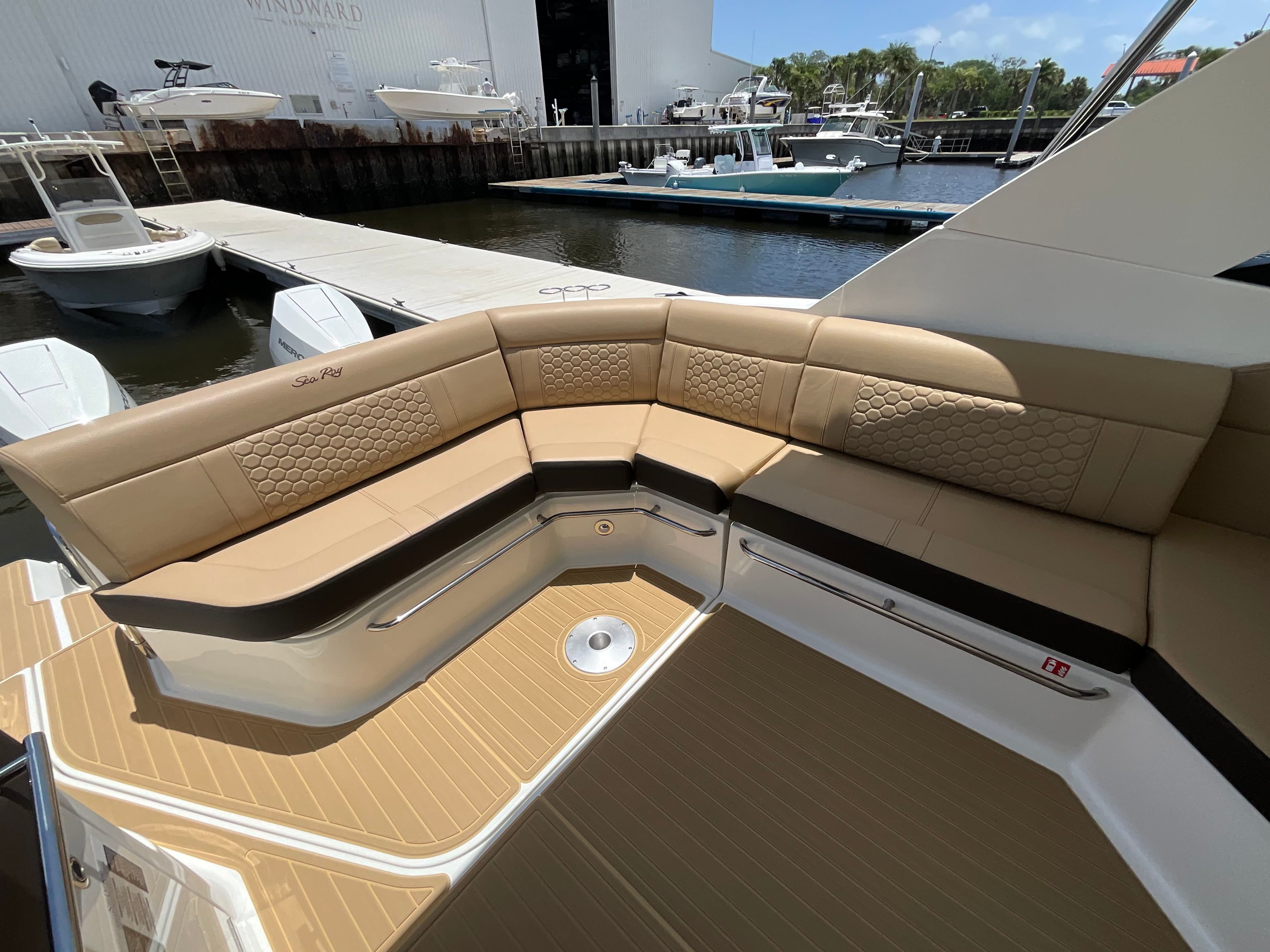 2026 Sea Ray Sundancer 320 Outboard - 12