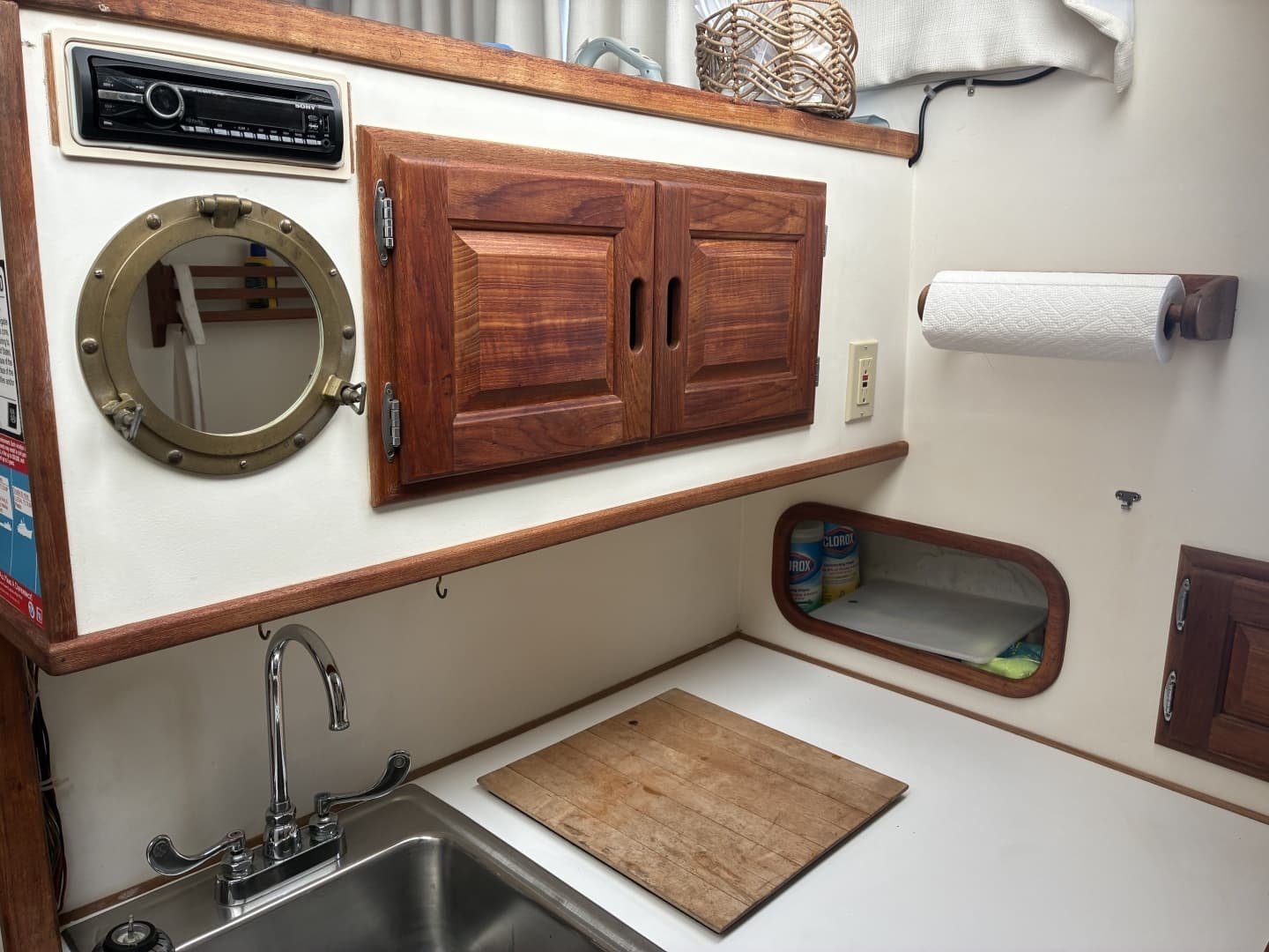 1989 Duffy 35 Flybridge - Image 28