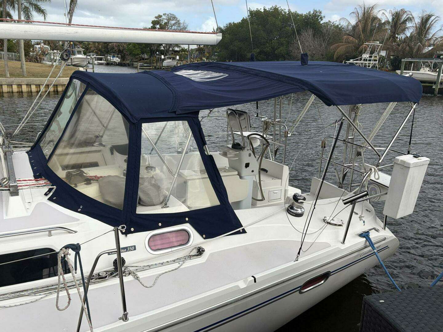 2004 Catalina 350 - Image 11