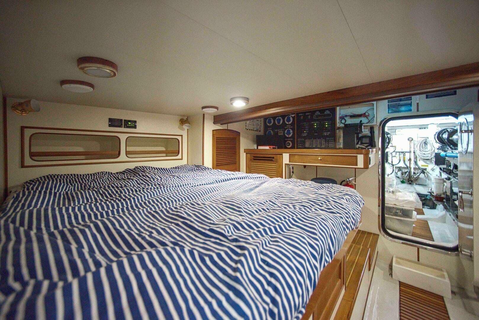 2009 Marlow Explorer - Image 30