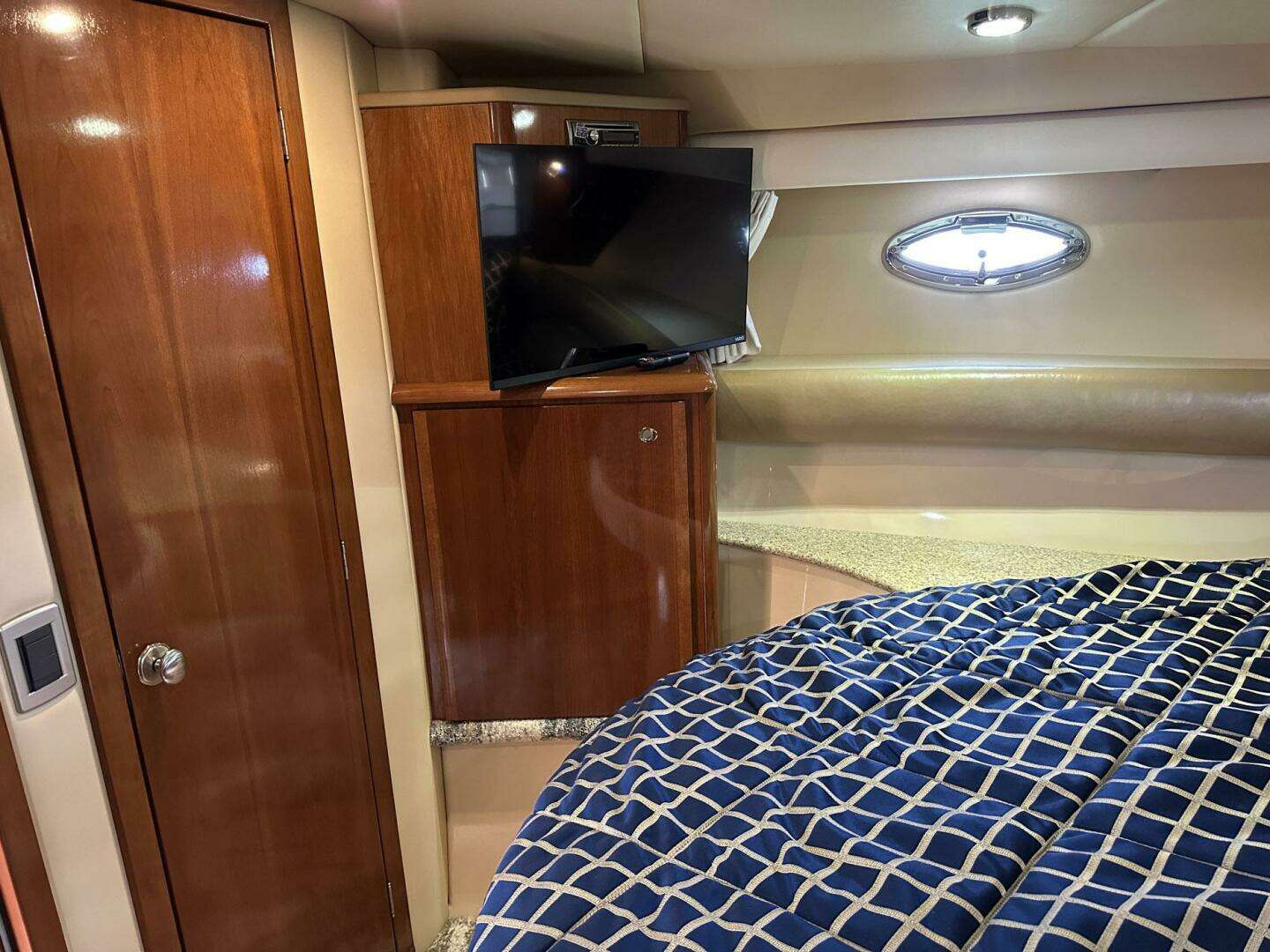 2007 Meridian 411 Sedan Bridge - Image 21