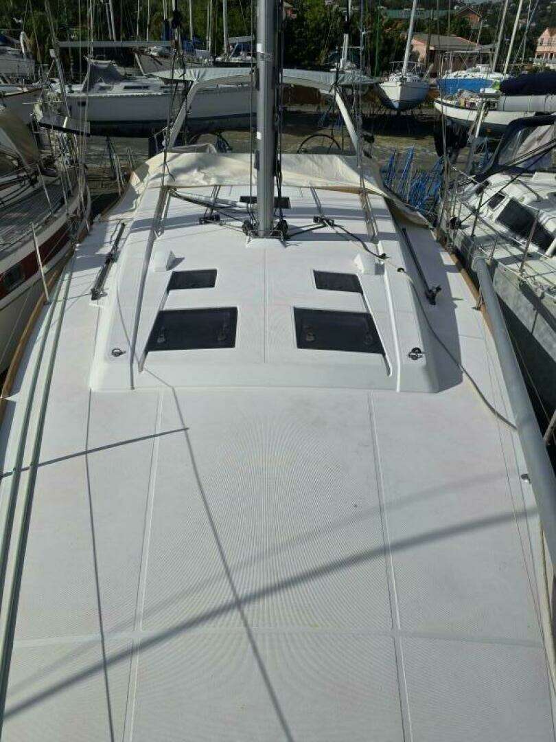 2015 Beneteau Oceanis 45 - Image 19