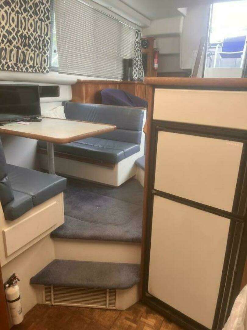 1994 Carver Aft Cabin Motor Yacht - Image 37
