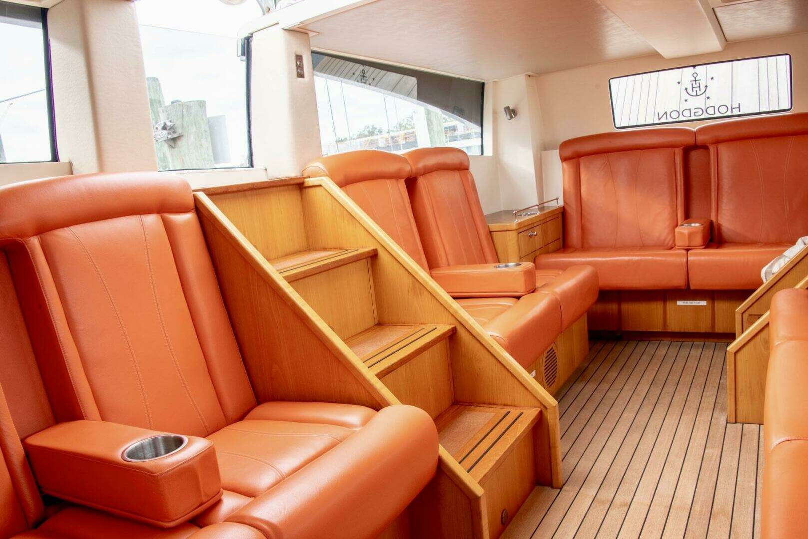 2016 Hodgdon Yachts Venetian Limo - Image 7