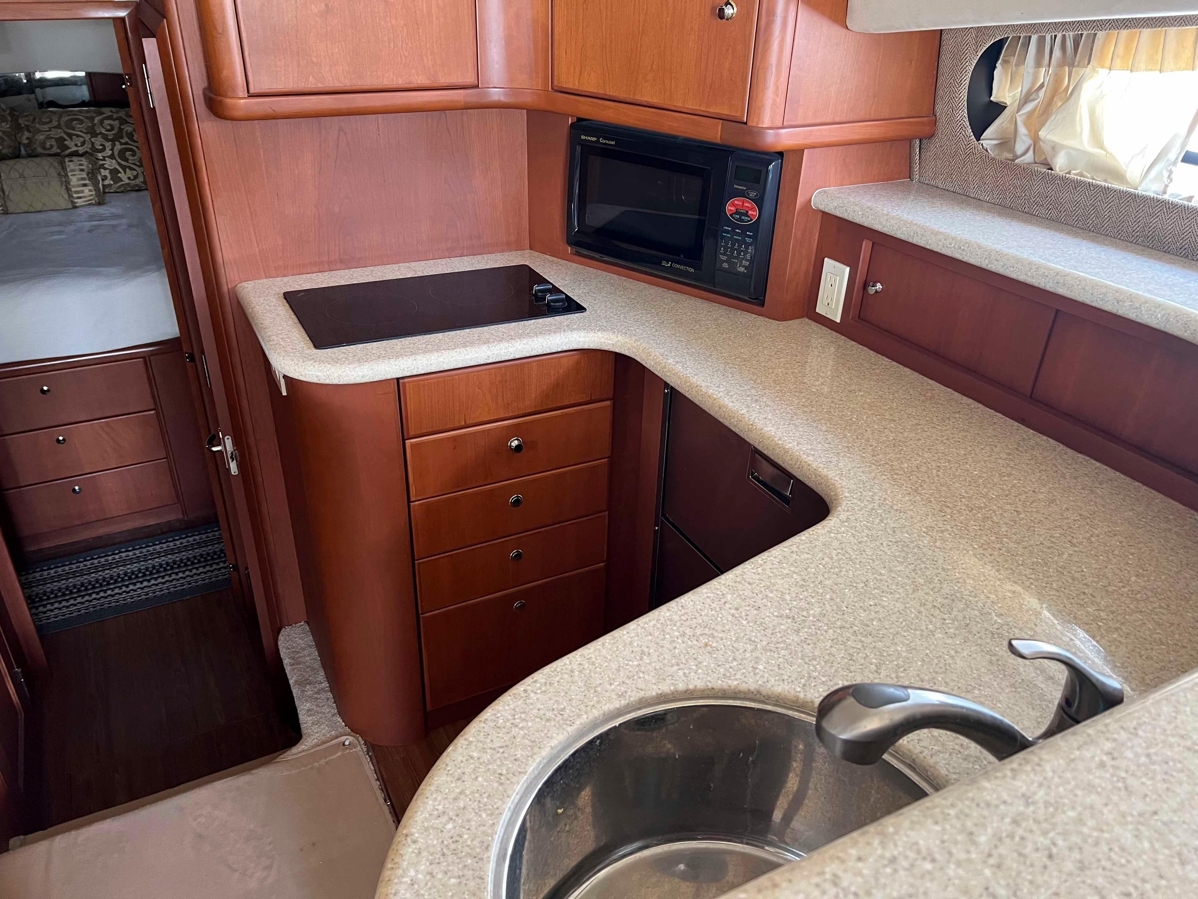 2005 Silverton 38 Sport Bridge - 60