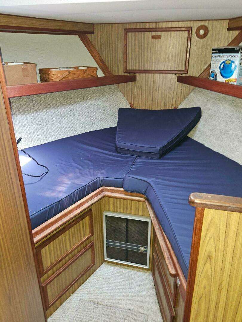 1977 Viking 43 Aft Cabin - Image 11