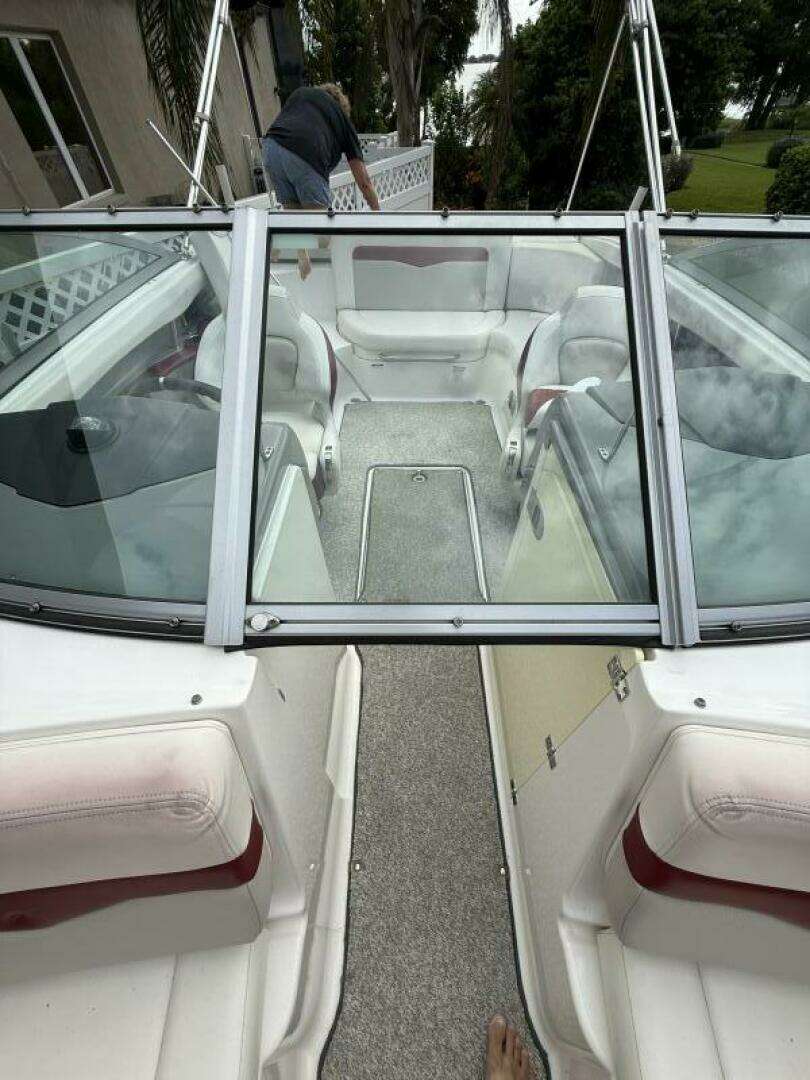 2013 Chaparral 226 SSI - Image 19