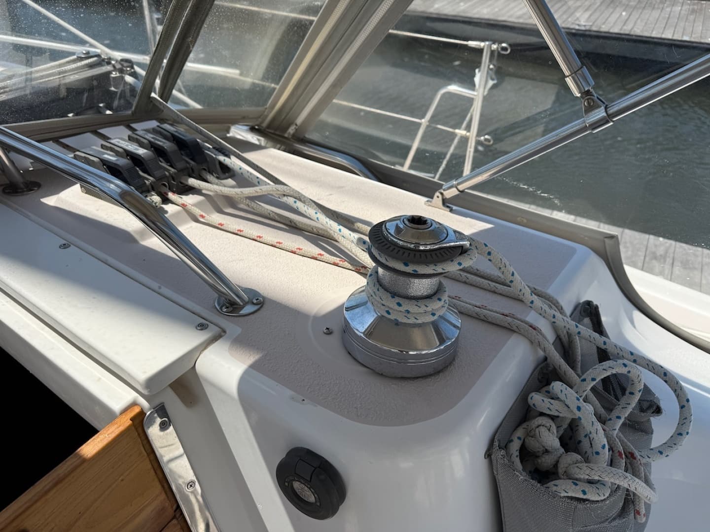 1998 Catalina 380 - Image 22