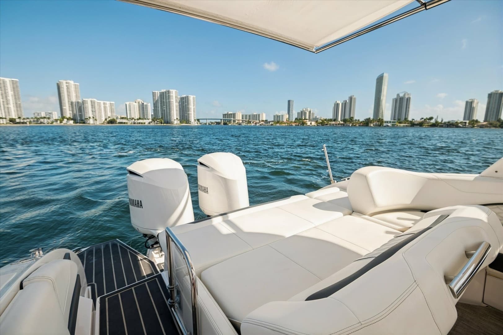 2019 Regal 33 OBX - Image 9