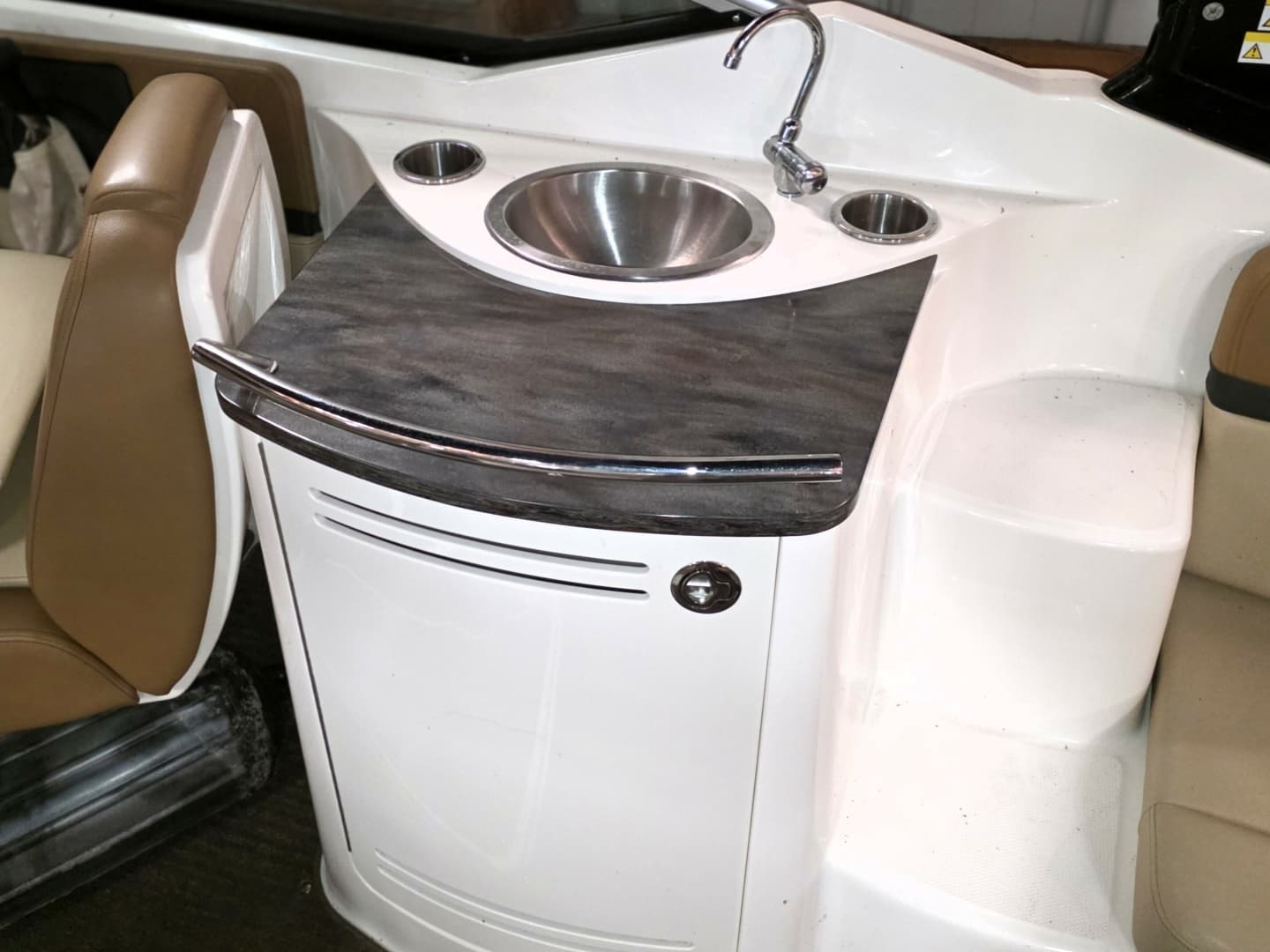 2014 Sea Ray 270 SLX - Image 17