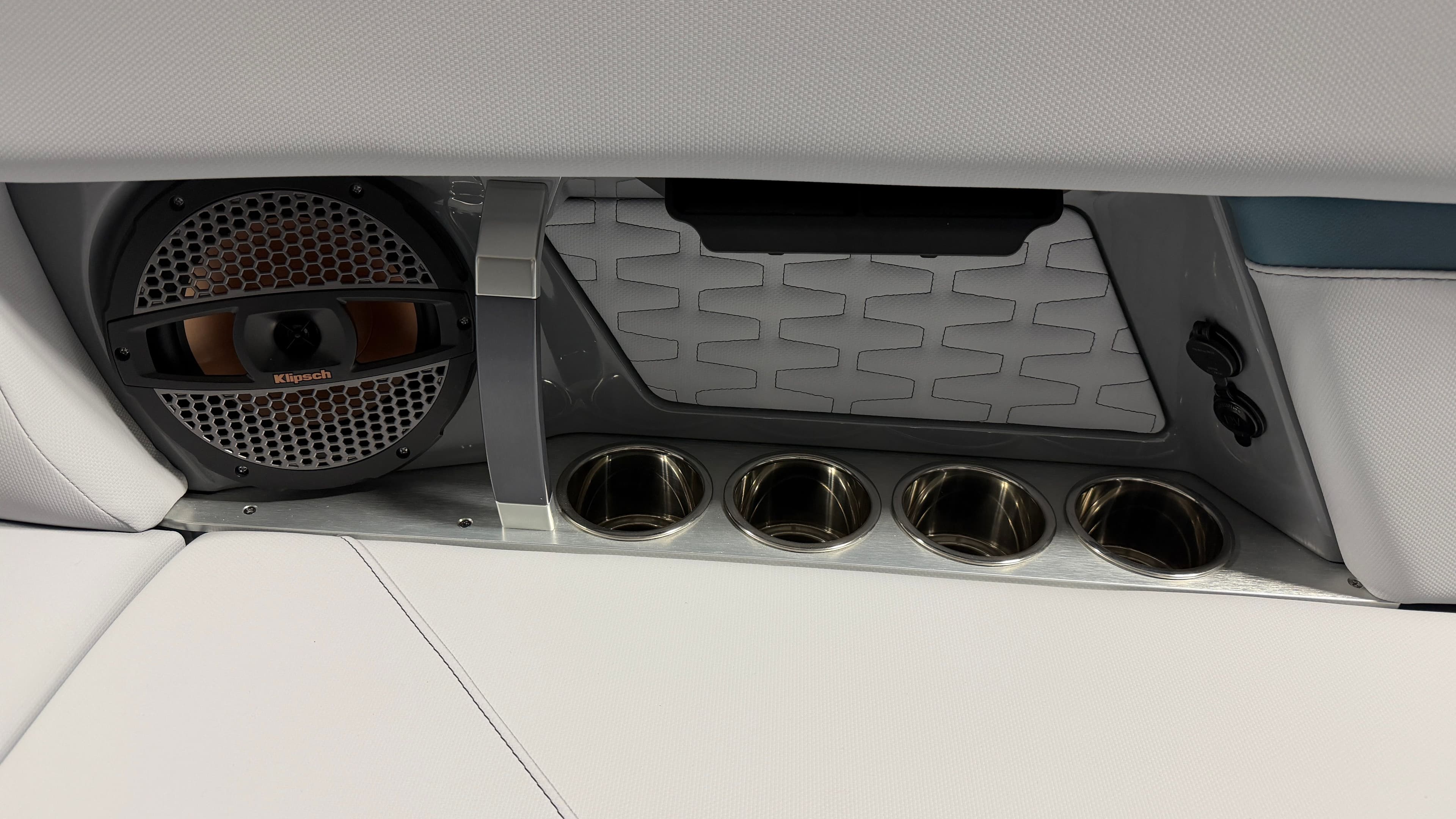 2025 MasterCraft X24 - 43