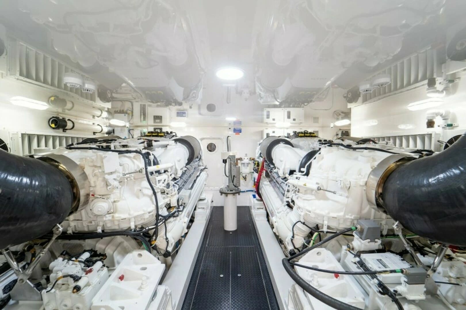 2018 Viking 72 Convertible - Image 51