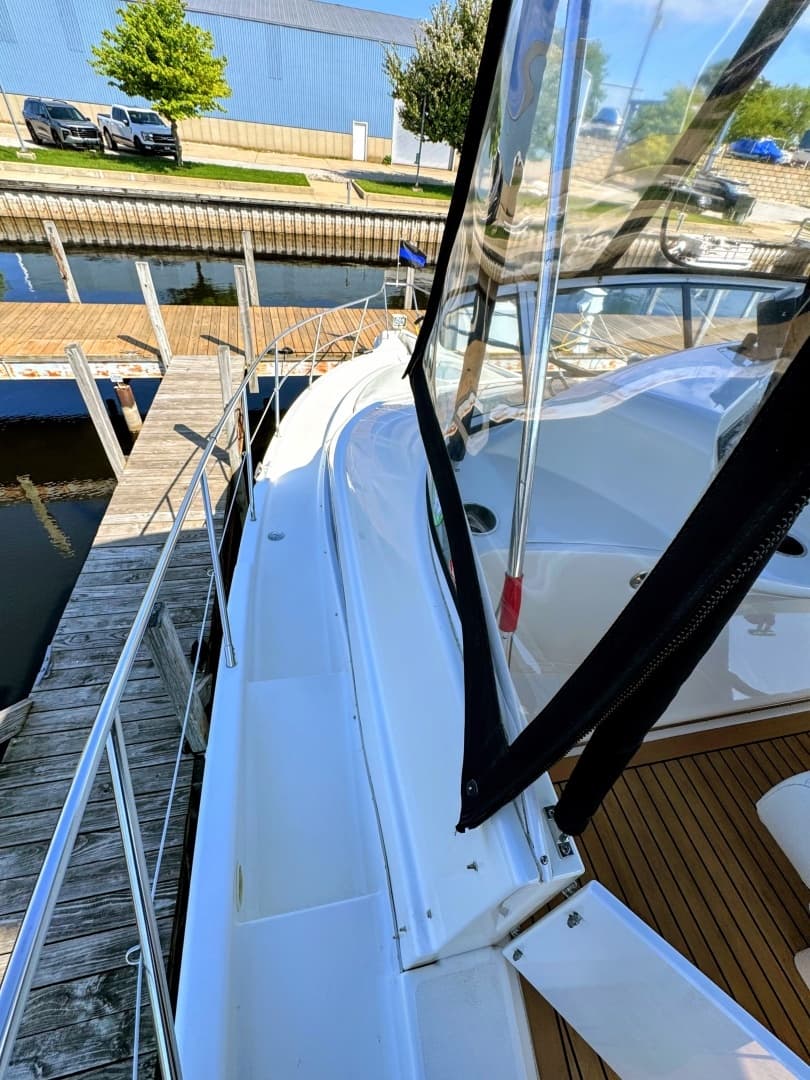 2002 Silverton 39 Motor Yacht - Image 8