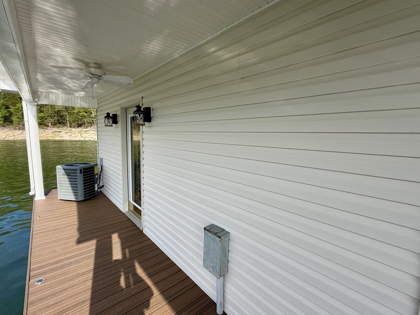 2002 Custom 20 x 53 Floating Cabin - Approx 999/sqft - Image 98
