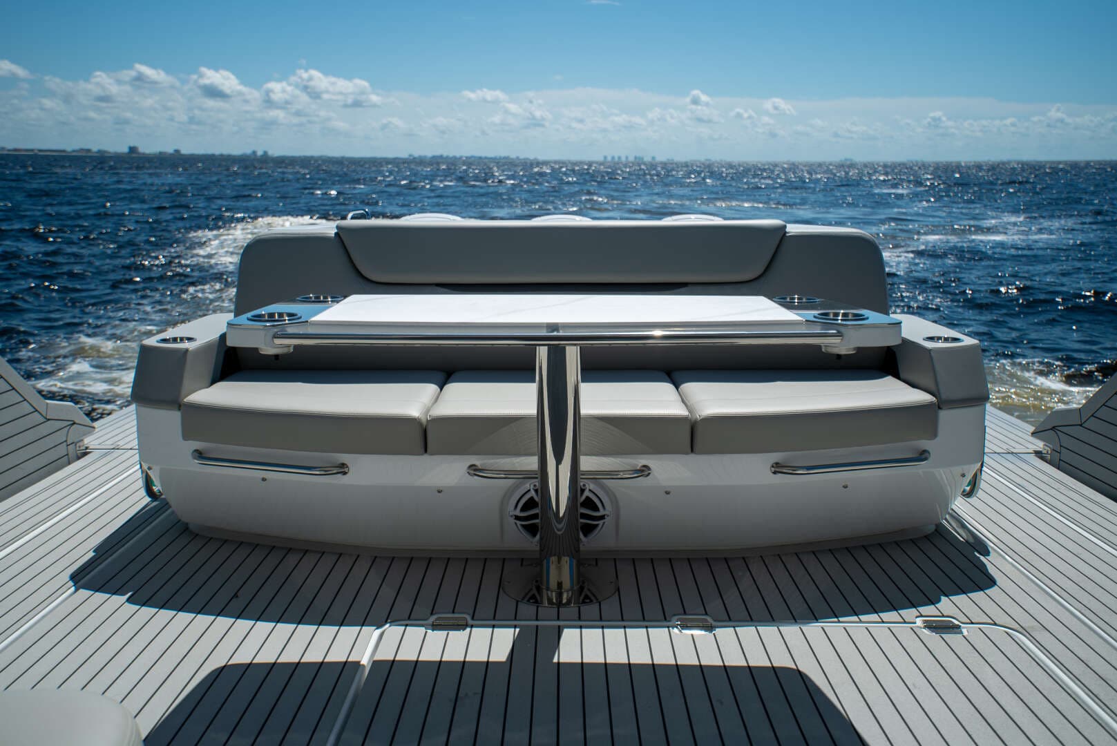 2026 Cruisers Yachts 50GLS OB - Image 10