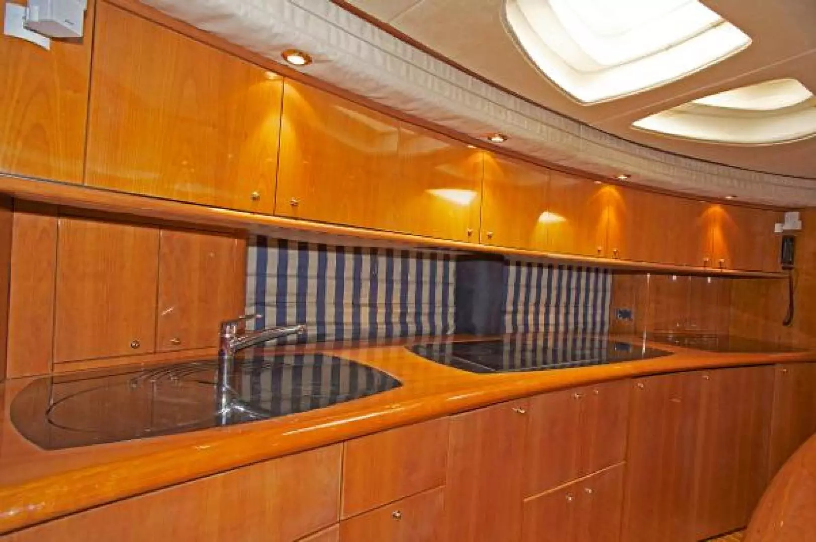 1999 Sunseeker Predator - Image 15