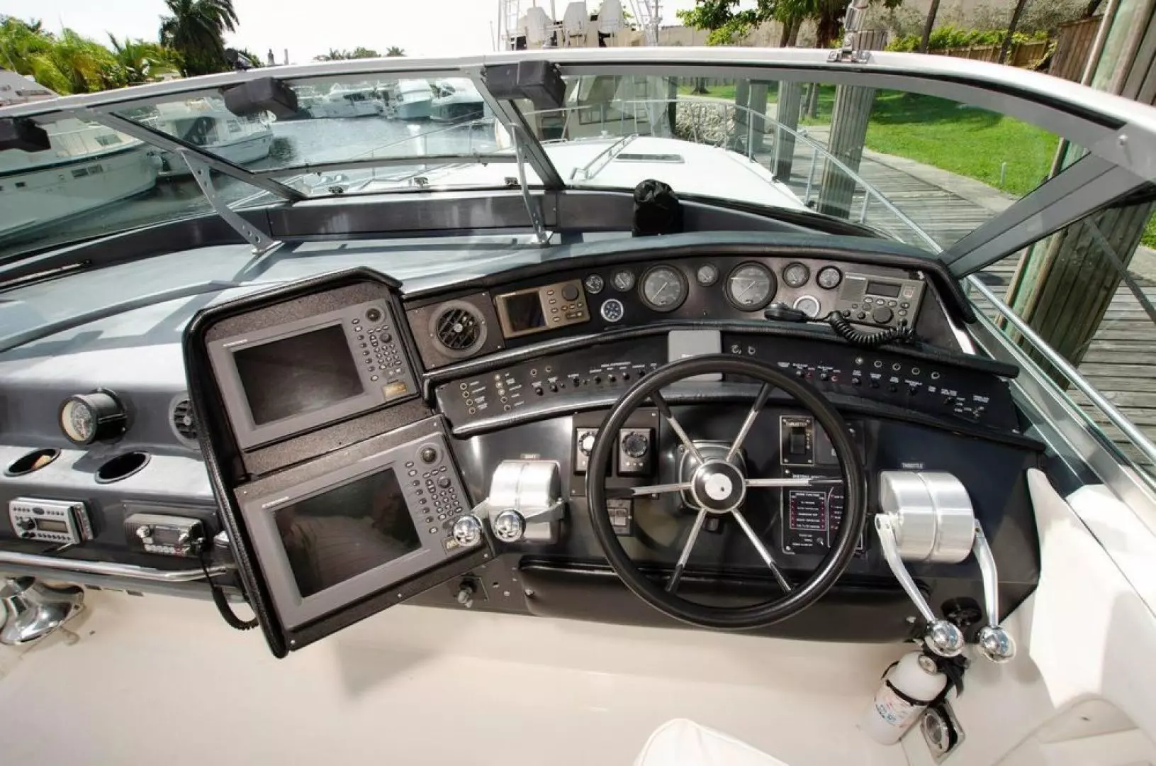 1993 Sea Ray Sundancer - Image 13