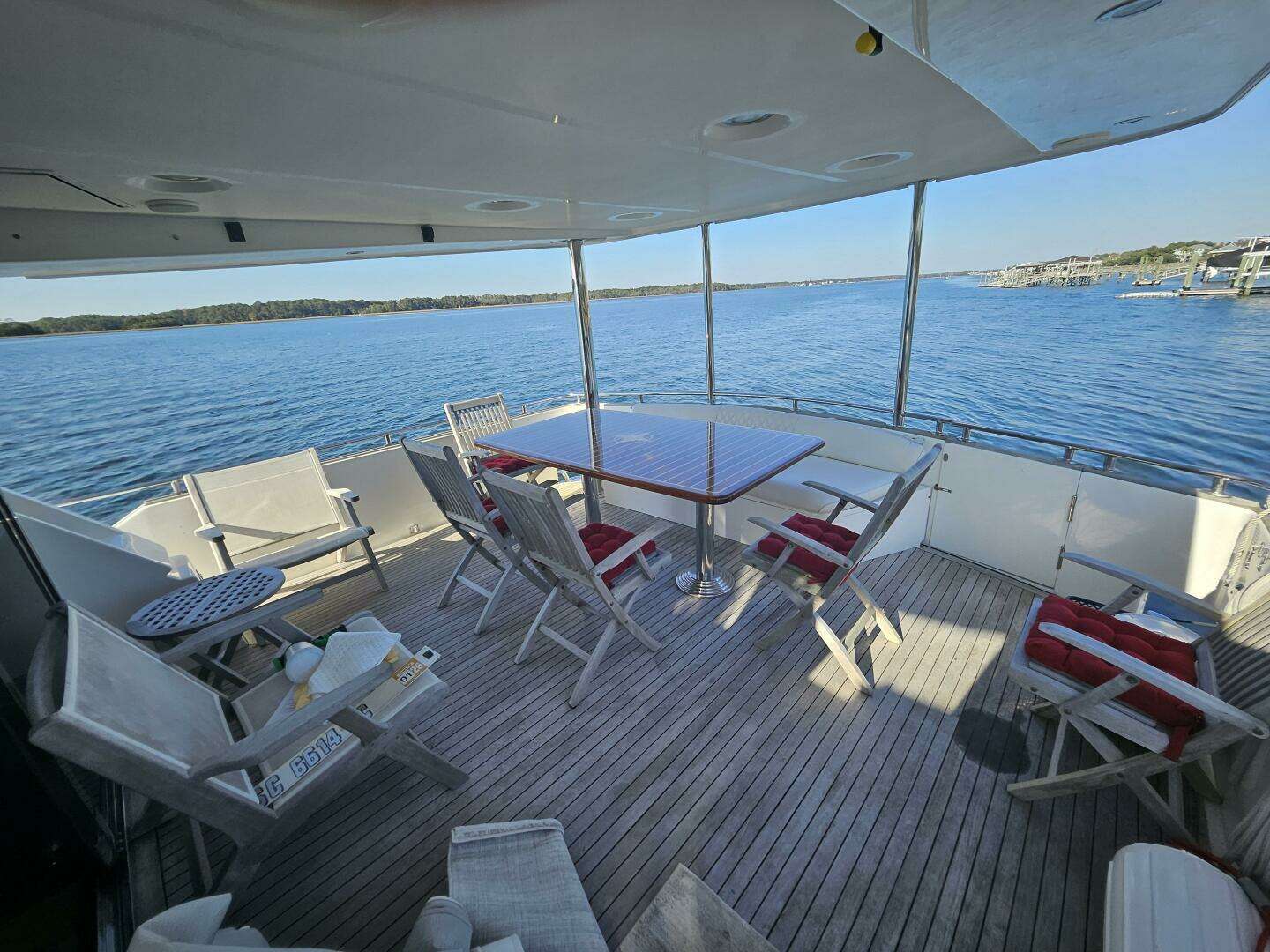 2003 Johnson Flybridge - Image 4