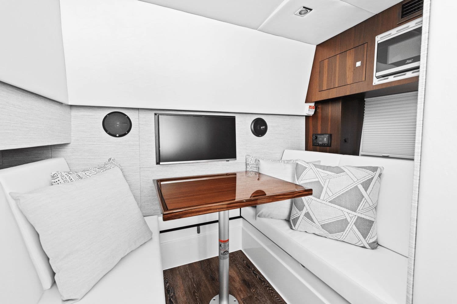 2026 Cruisers Yachts 34 GLS OB - 38