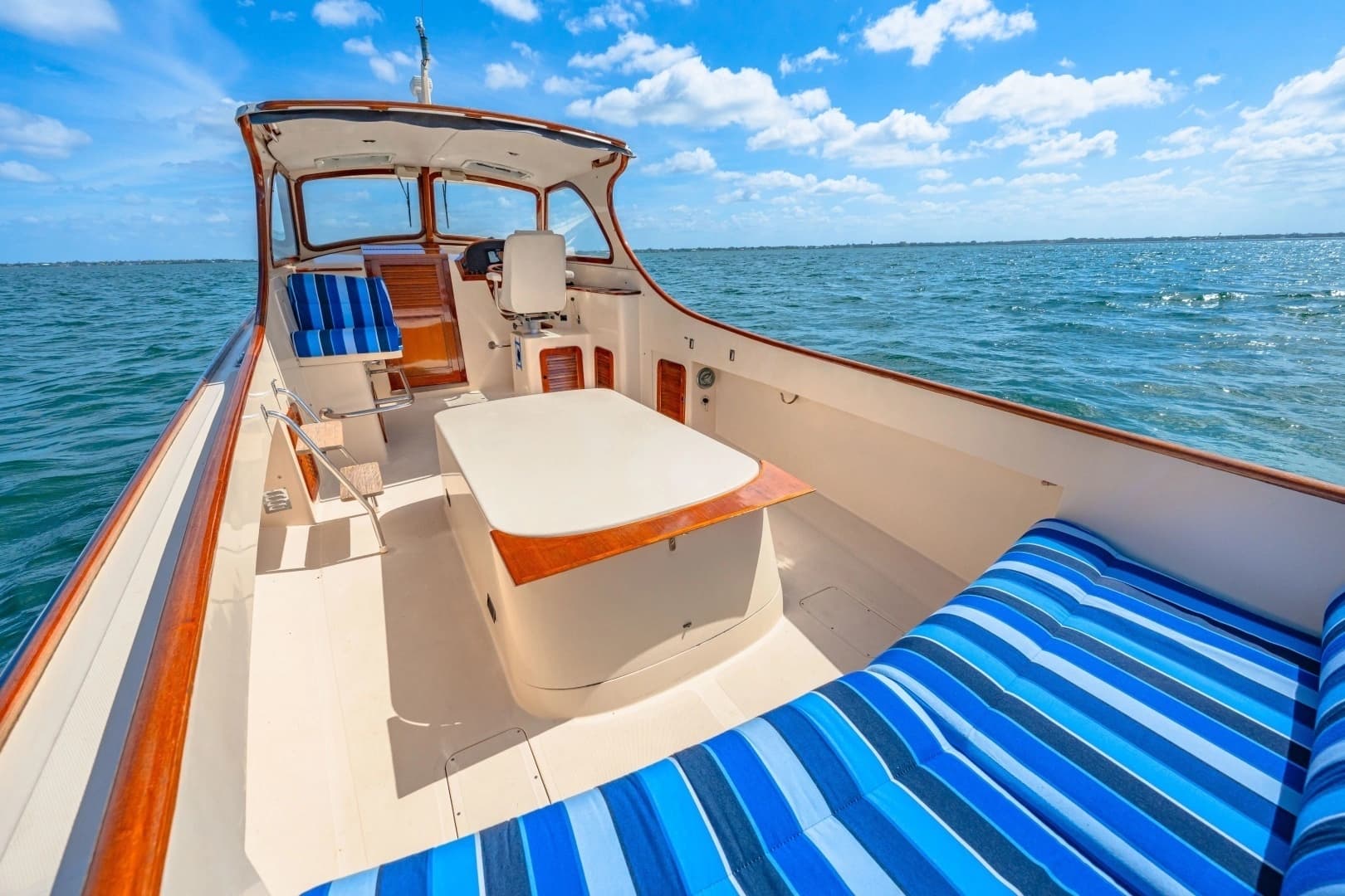 1998 Hinckley Picnic Boat 36 - Image 13