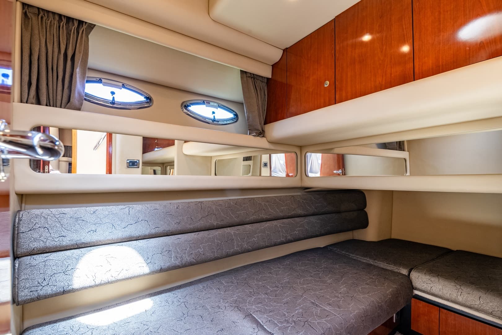 2003 Sea Ray 480 Sedan Bridge - Image 66