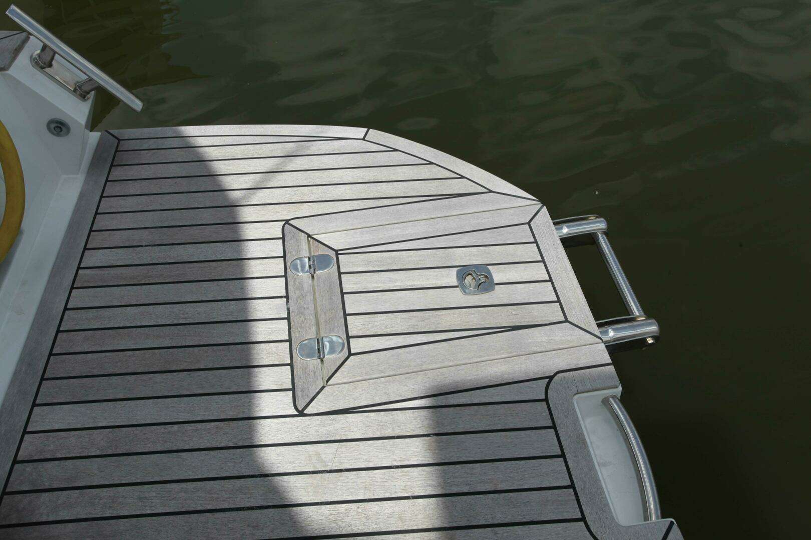 2025 Galeon — - Image 32