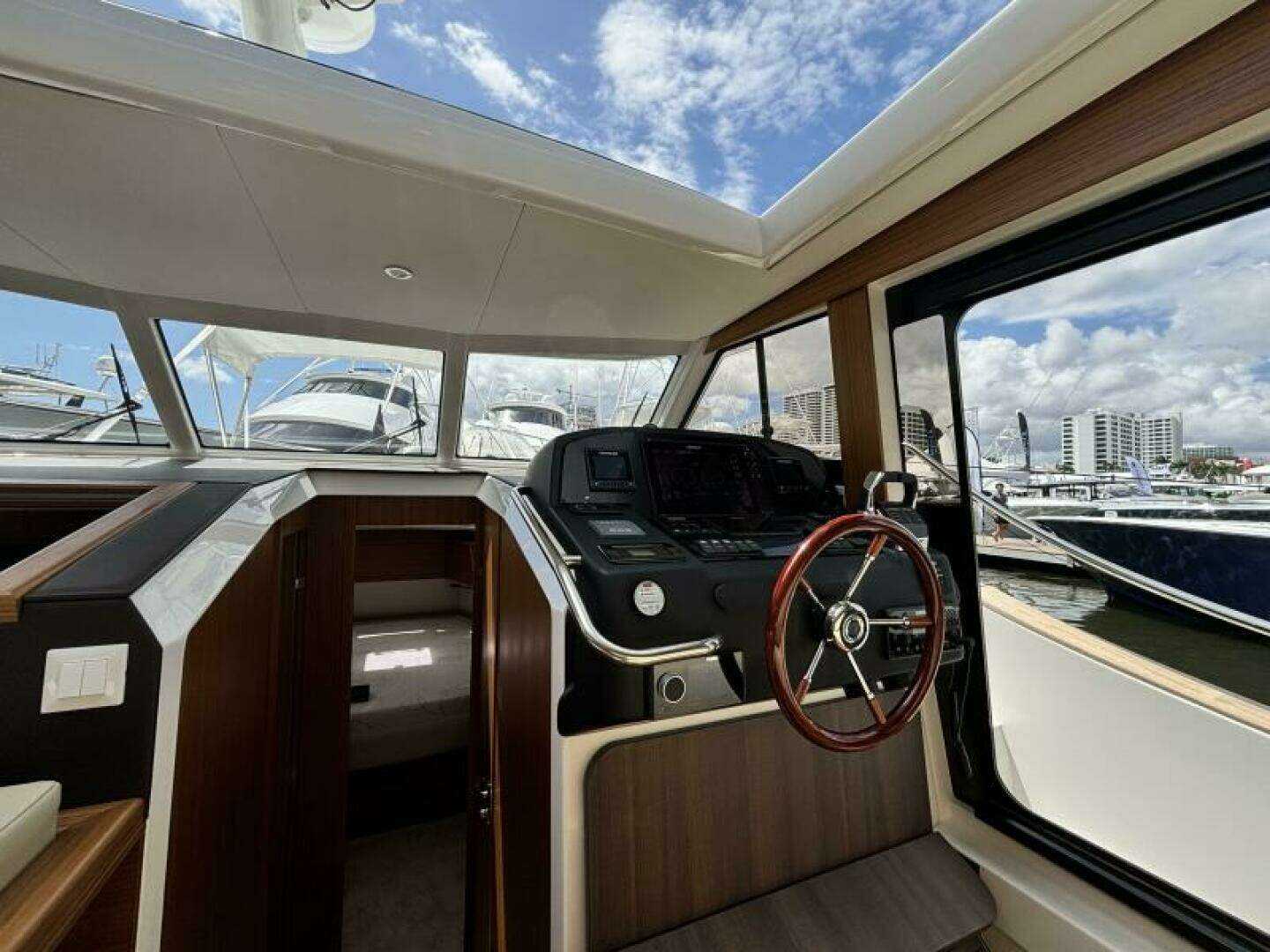 2026 Greenline 40 Hybrid - Image 25