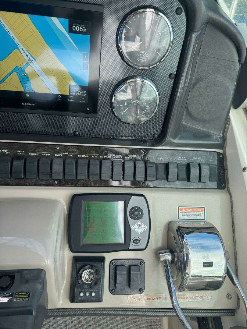 2005 Sea Ray Sundancer - Image 7