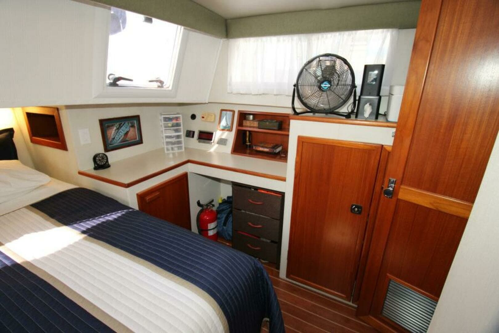 2000 Ricker 42 Classic - Image 43