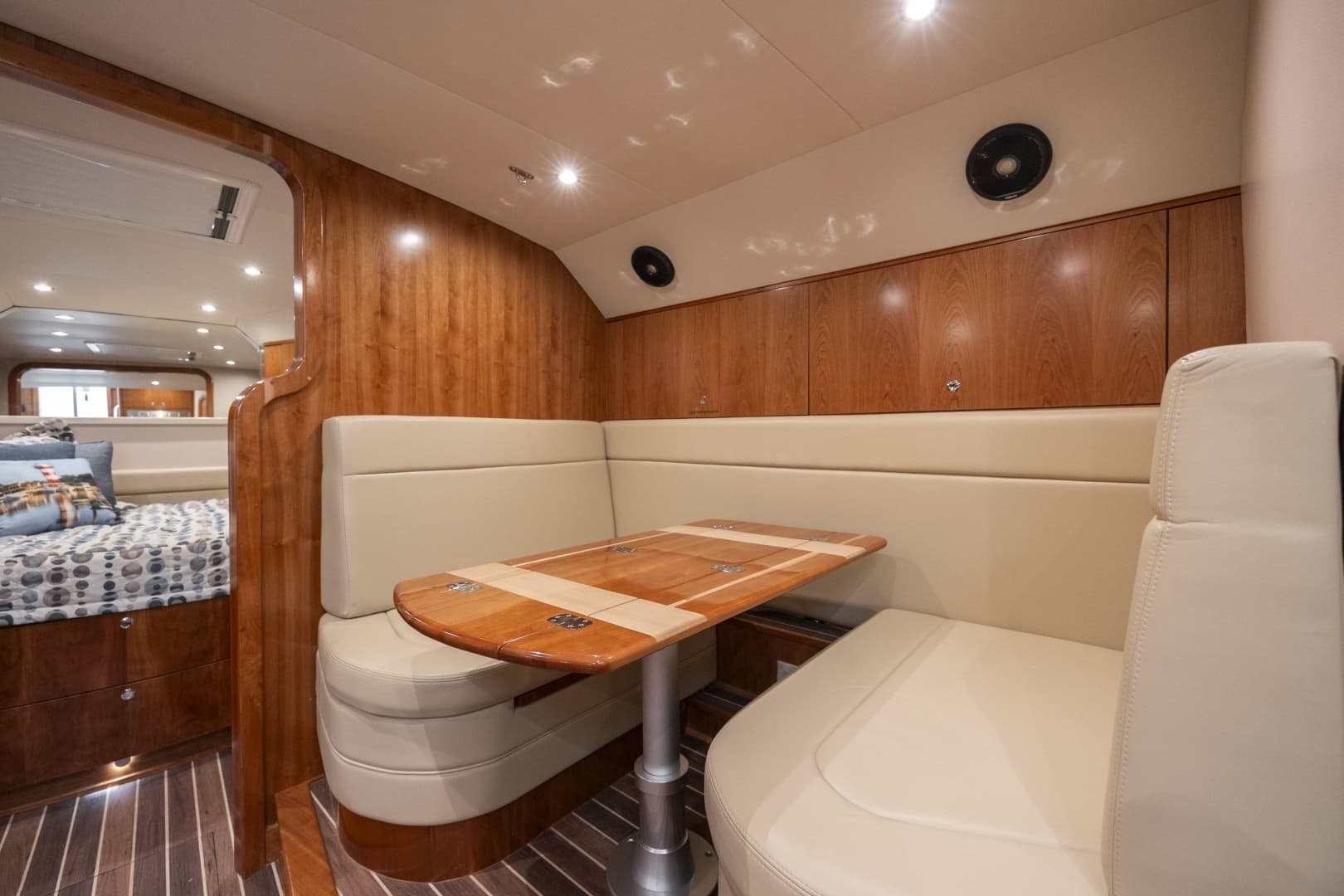 2019 Albemarle 410 Express Fisherman - Image 25