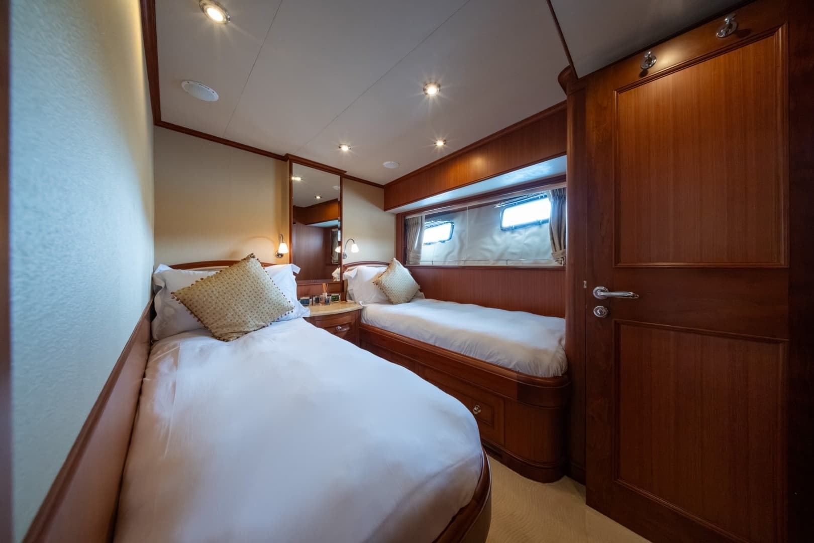2010 Marlow Explorer 72E-CB - Image 37