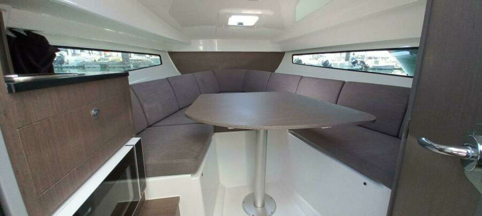 2025 Beneteau Flyer 8 Sundeck - Image 13