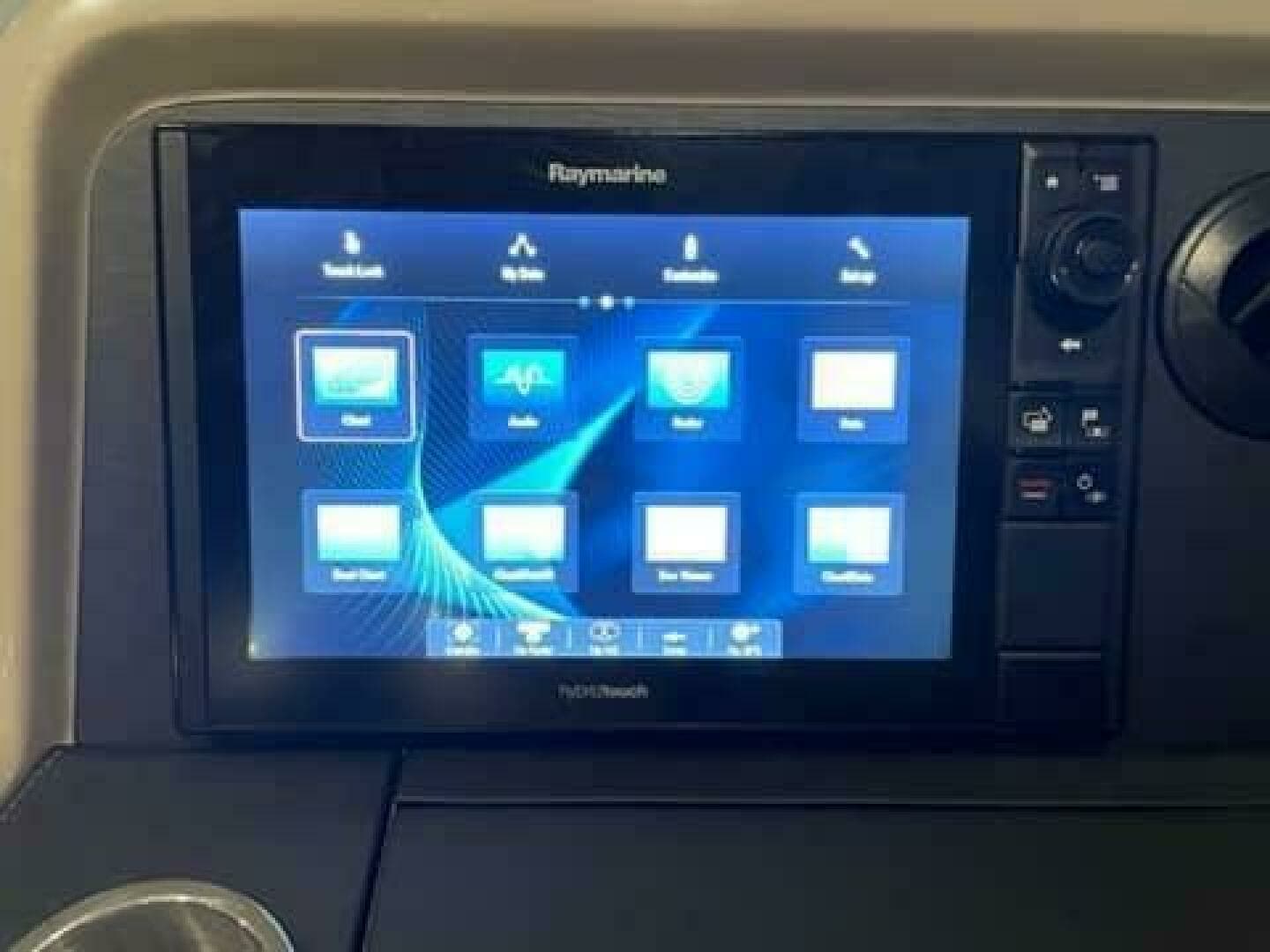2017 Sea Ray 460 Sundancer - Image 20