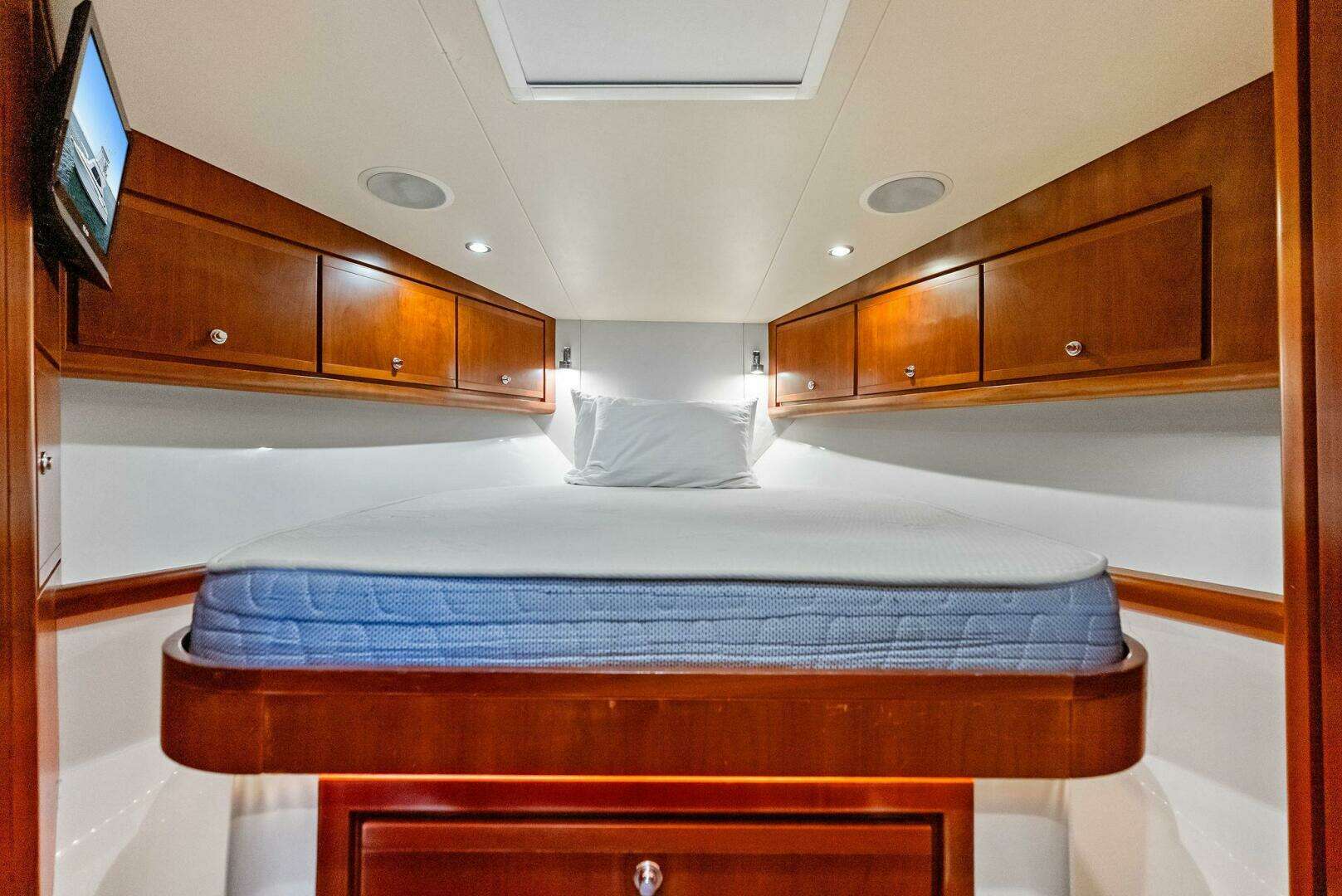 2006 Bertram Convertible - Image 38