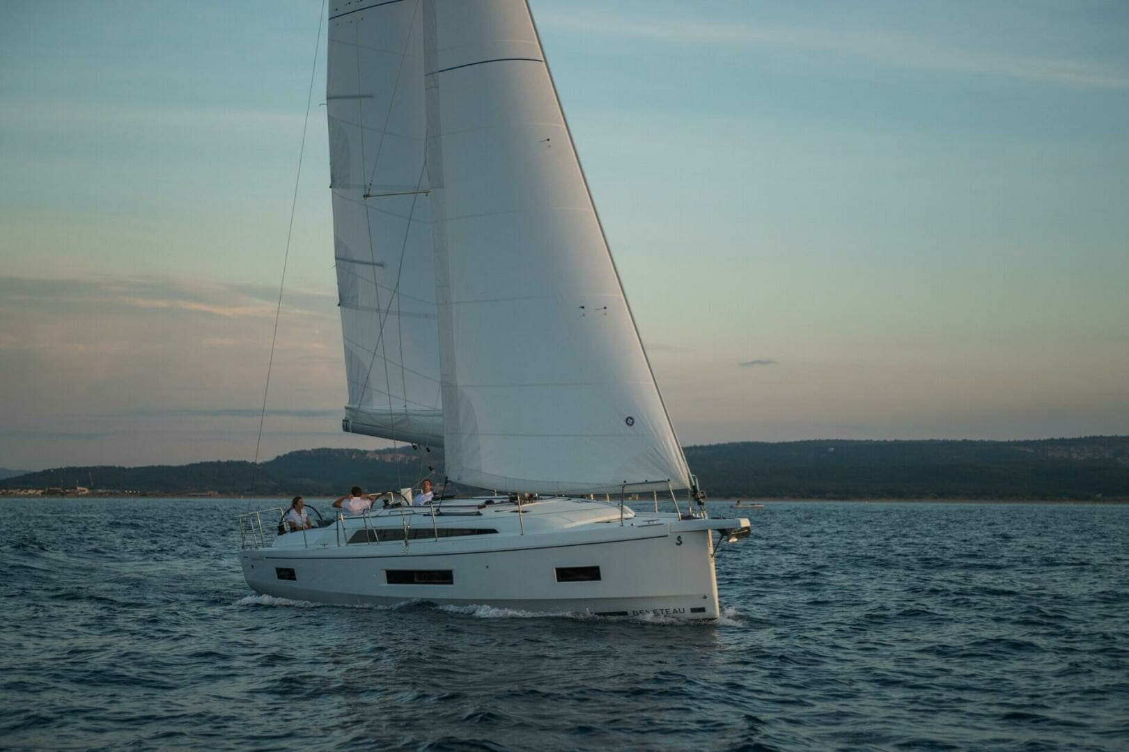 2025 Beneteau Oceanis 40.1 - Image 5
