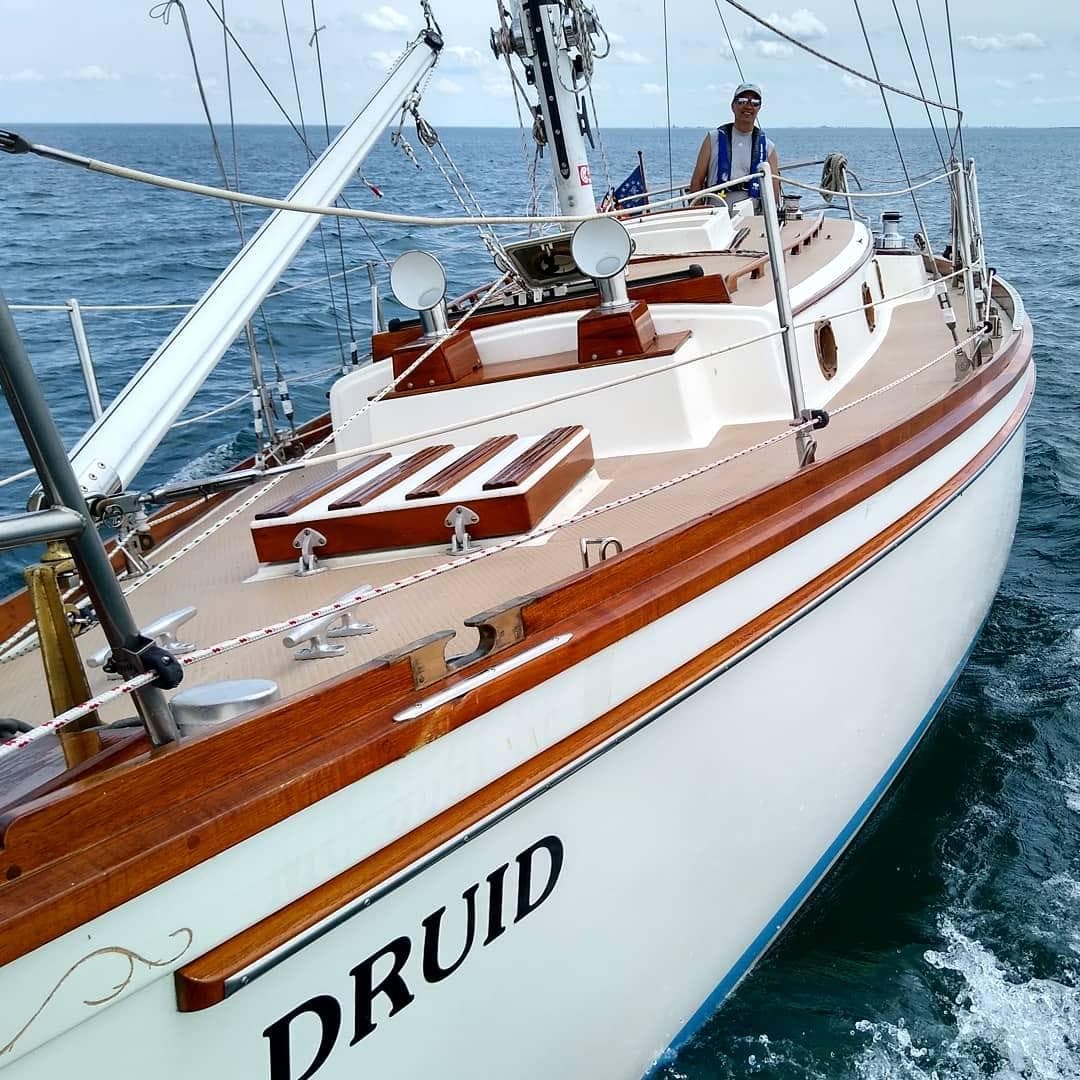 Sailing yacht "Druid" on open sea, Shannon 28 model, 1981.