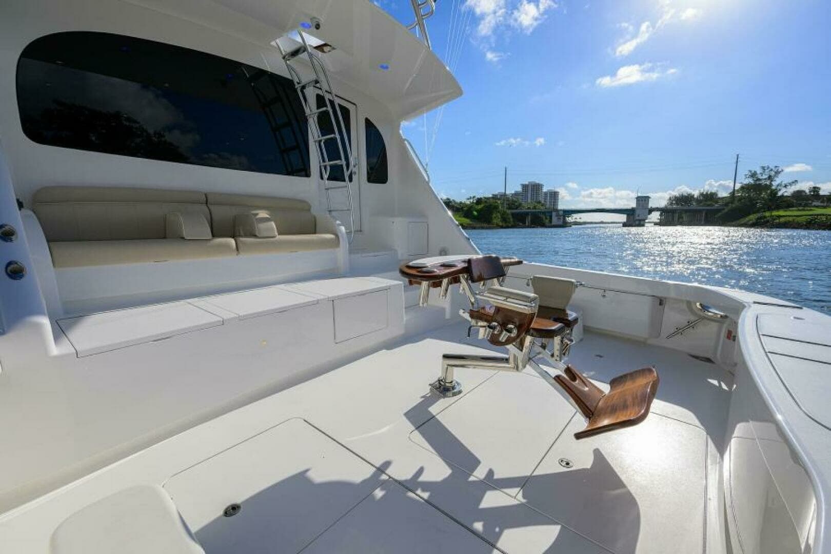 2019 Viking 80 Convertible - Image 39
