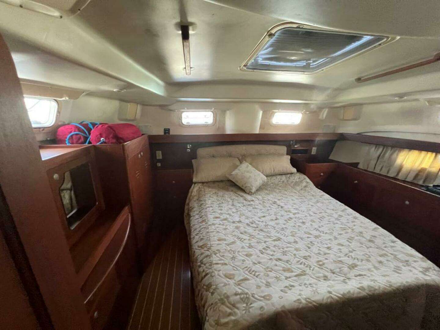 2001 Hunter 420 Passage - Image 18