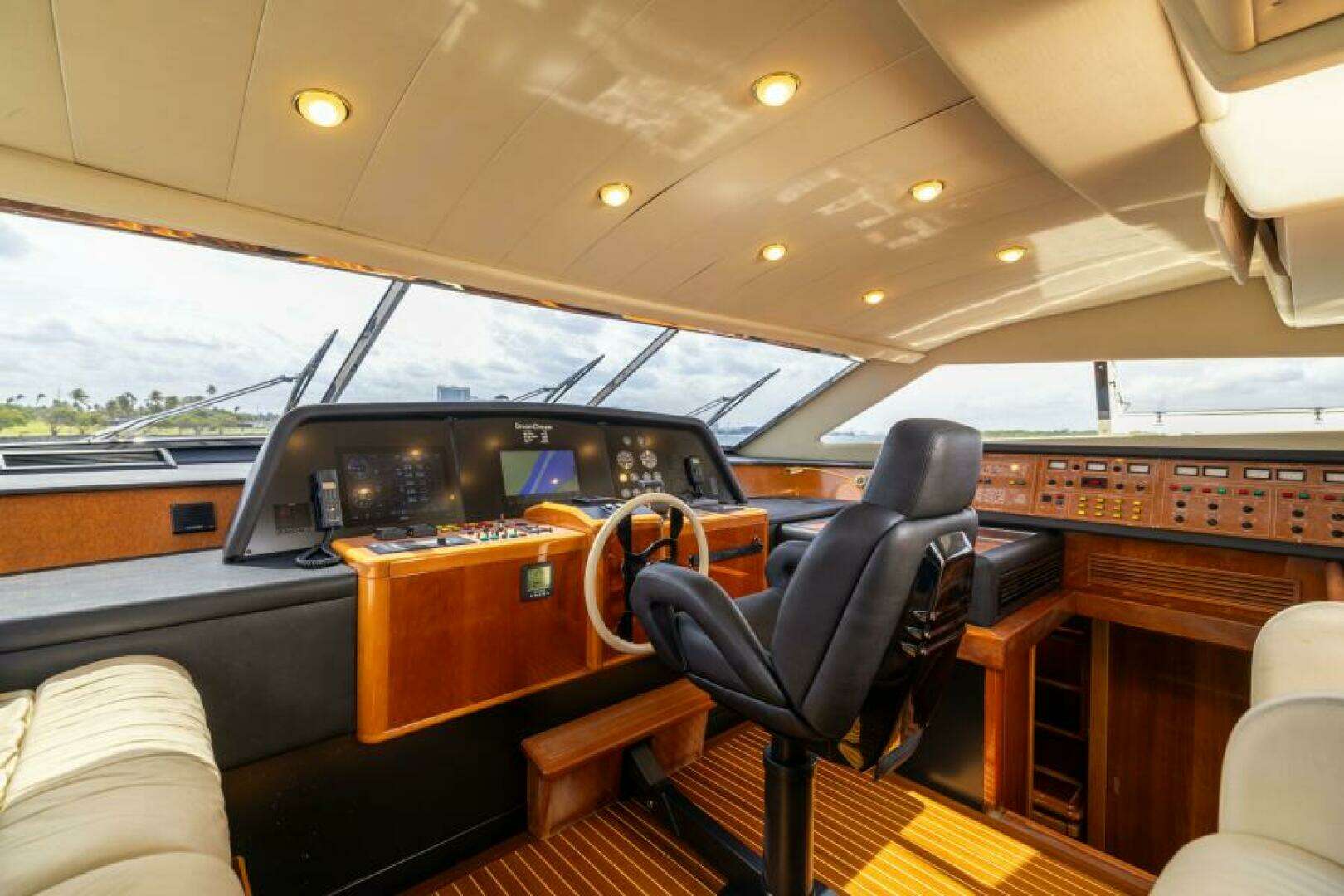 2001 Ferretti Yachts 94 Raised Pilothouse - Image 32