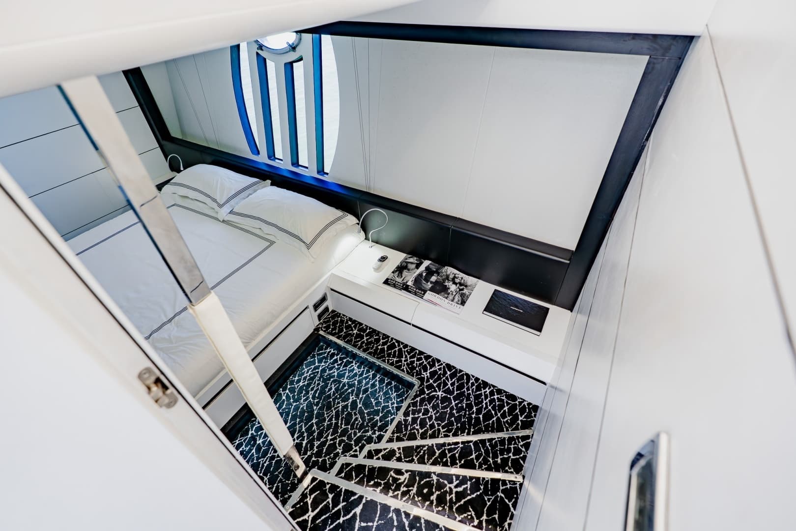 2010 Pershing 80 - Image 18