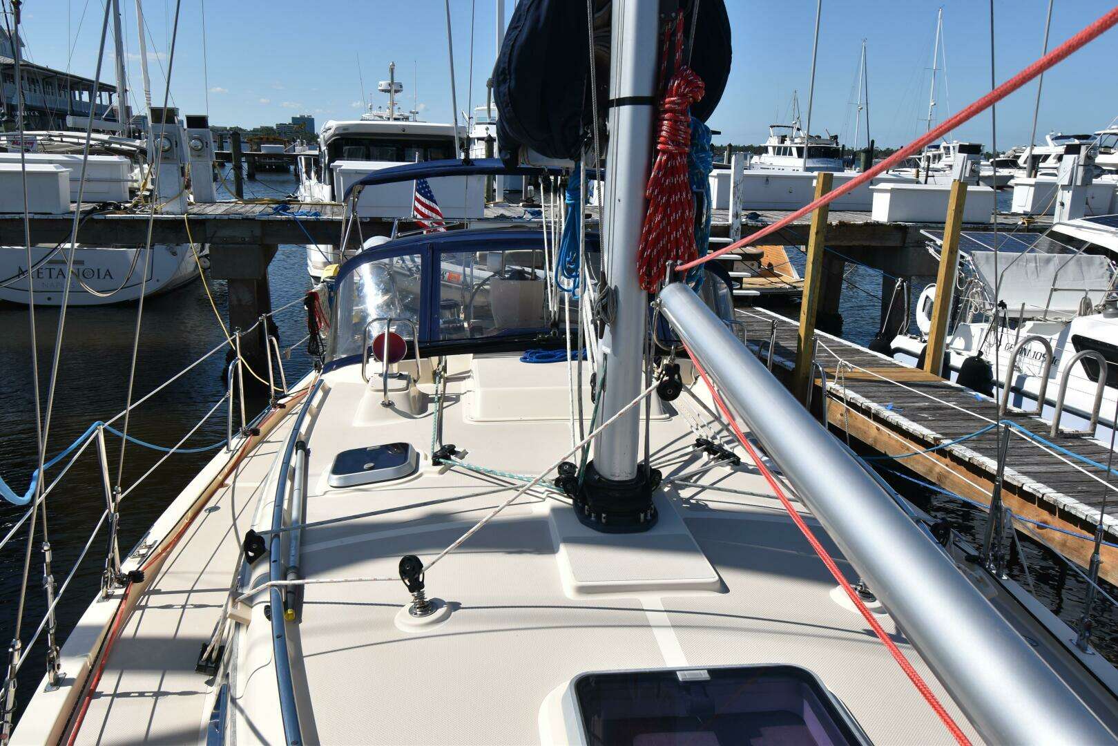2019 Island Packet 349 - Image 6
