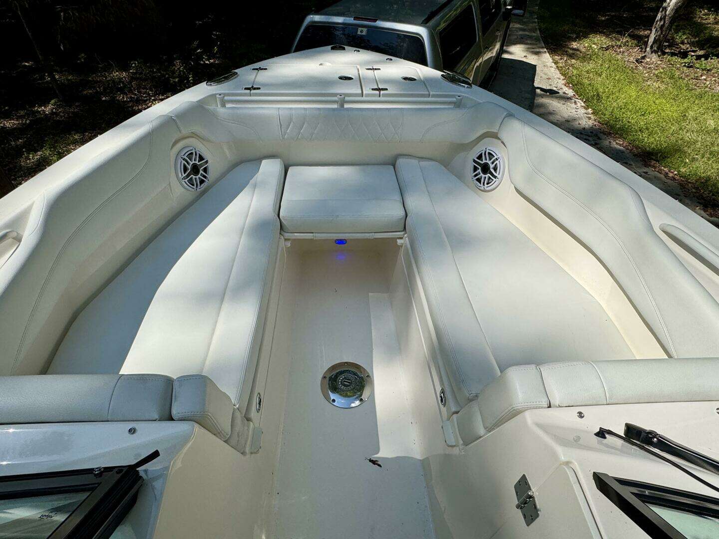 2022 Cobia 280 DC - Image 87