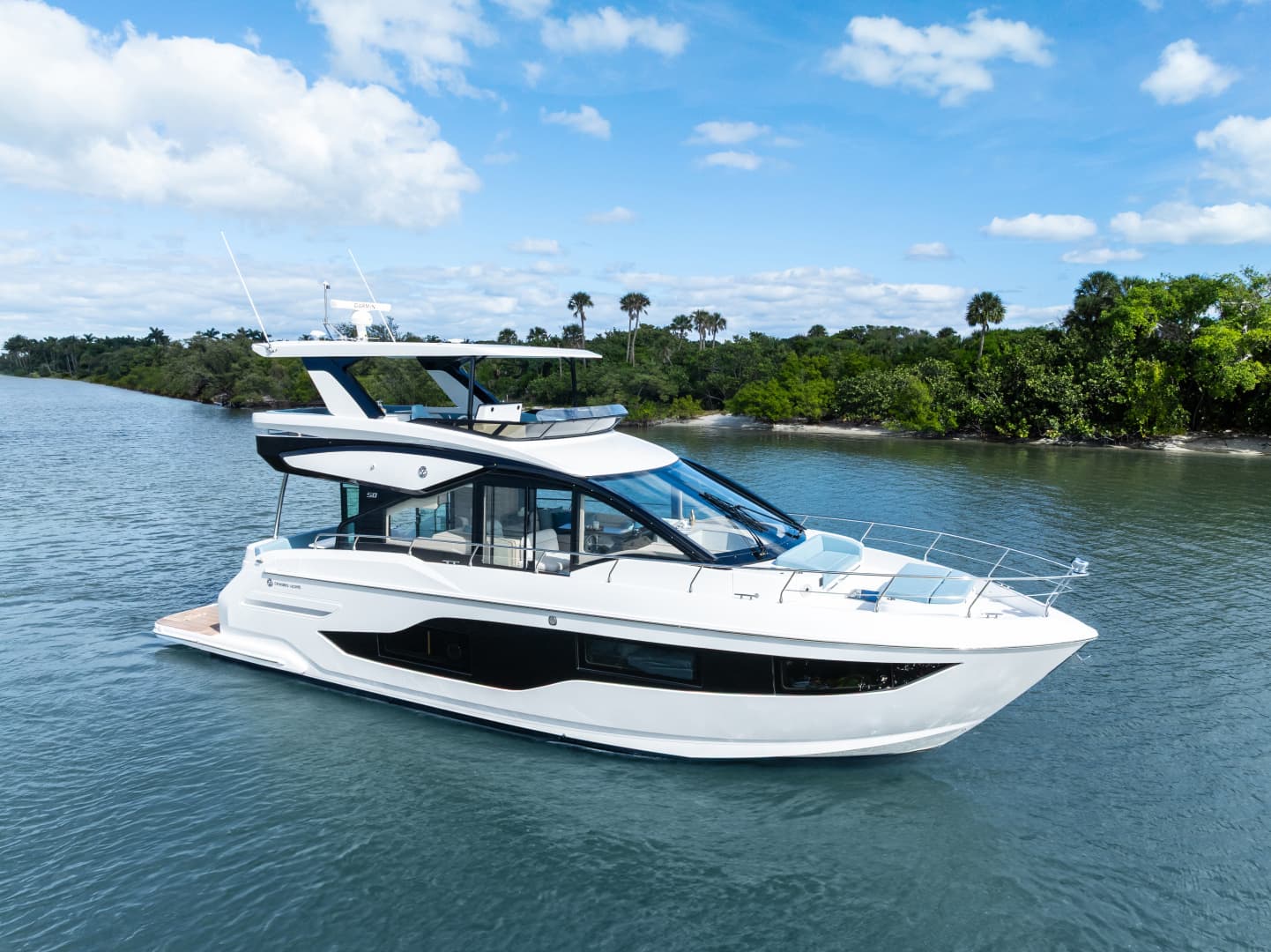 2026 Cruisers Yachts 50 FLY - Image 13