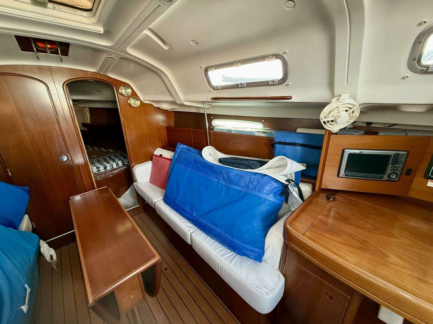 2005 Beneteau First 36.7 - Image 10