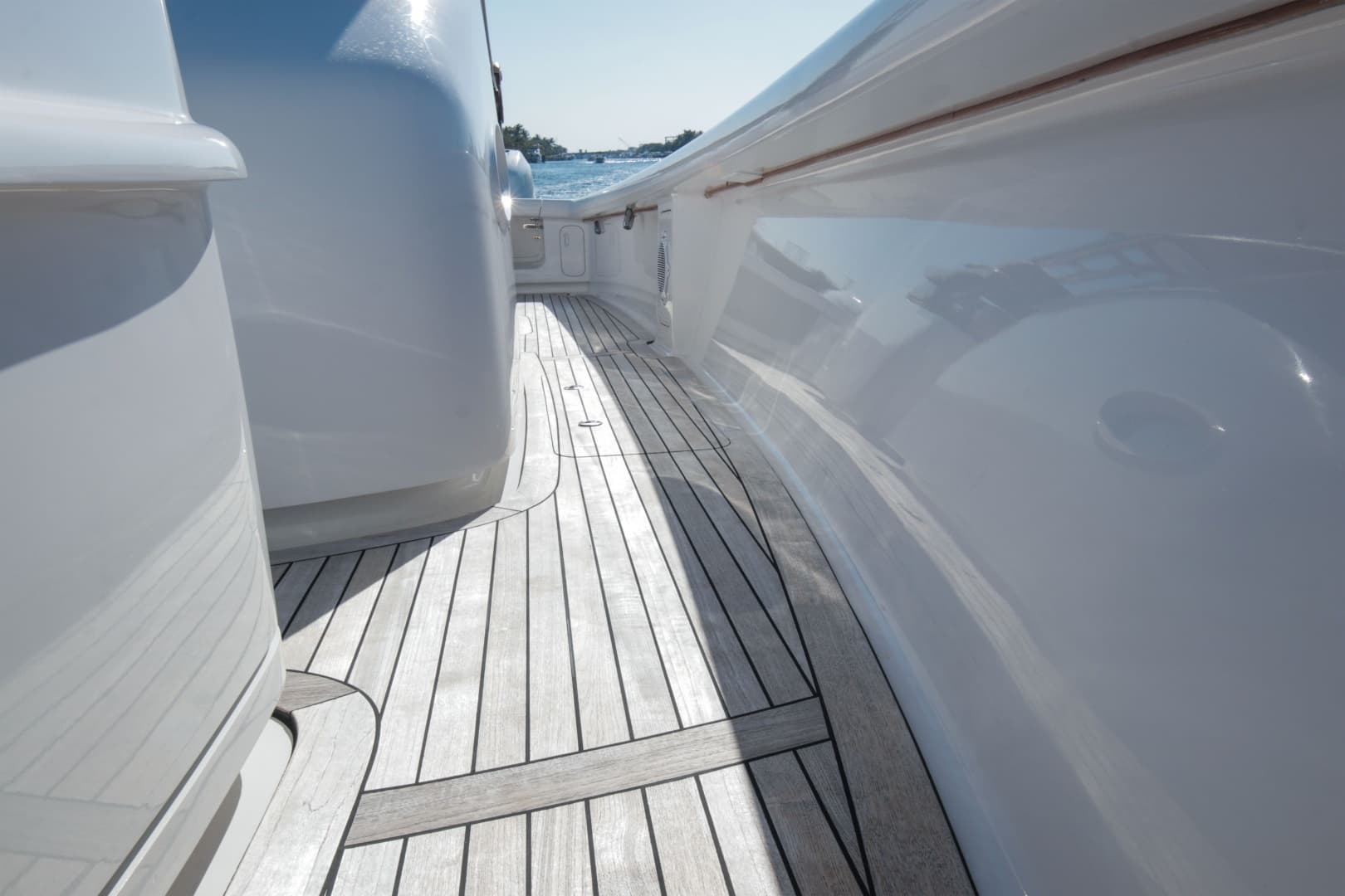 2018 Winter Custom Yachts Center Console - Image 10